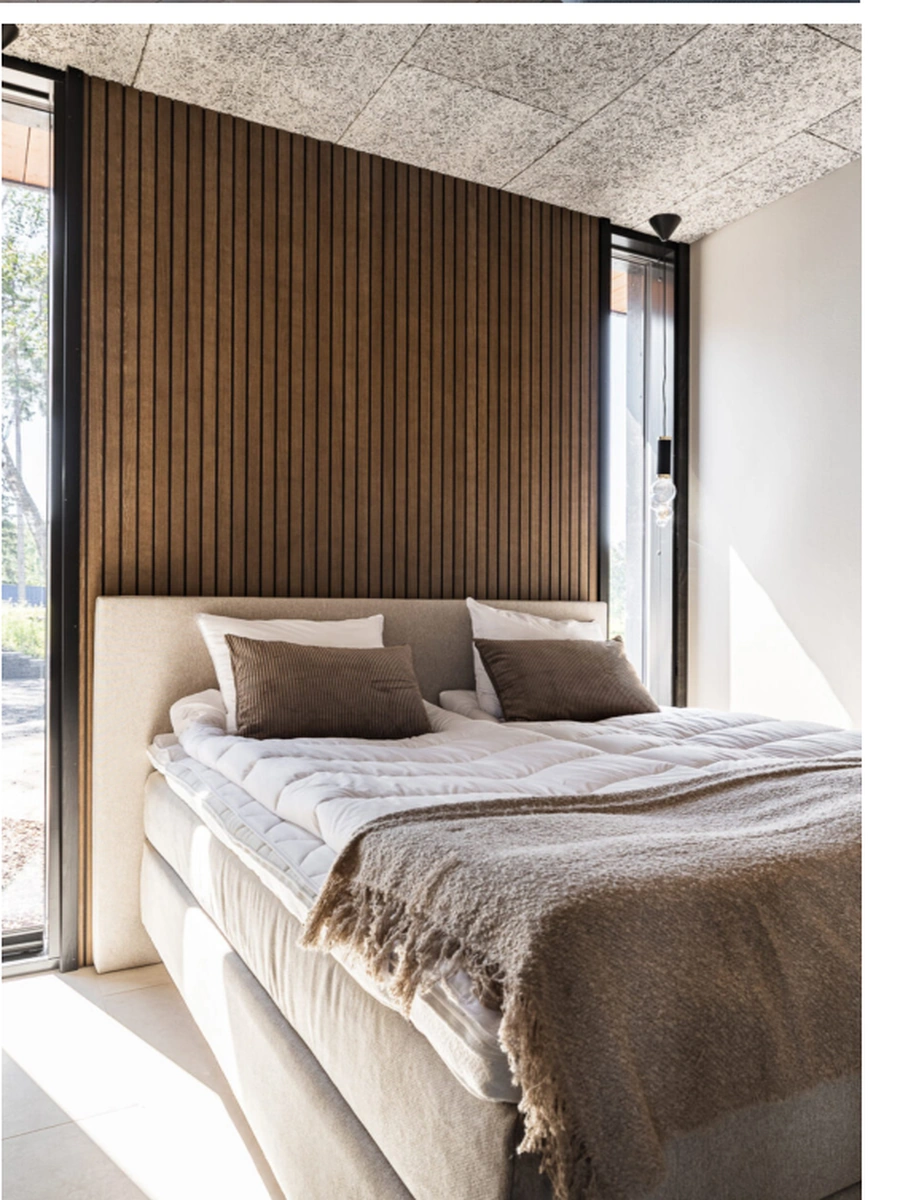 Lineawood slatted bedroom wall